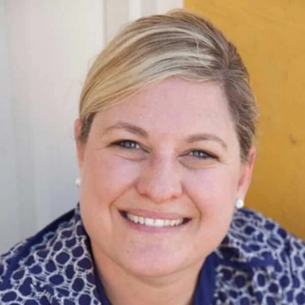 Headshot of Loren Ashton, Licensed Counselor at Deaf Counseling Center